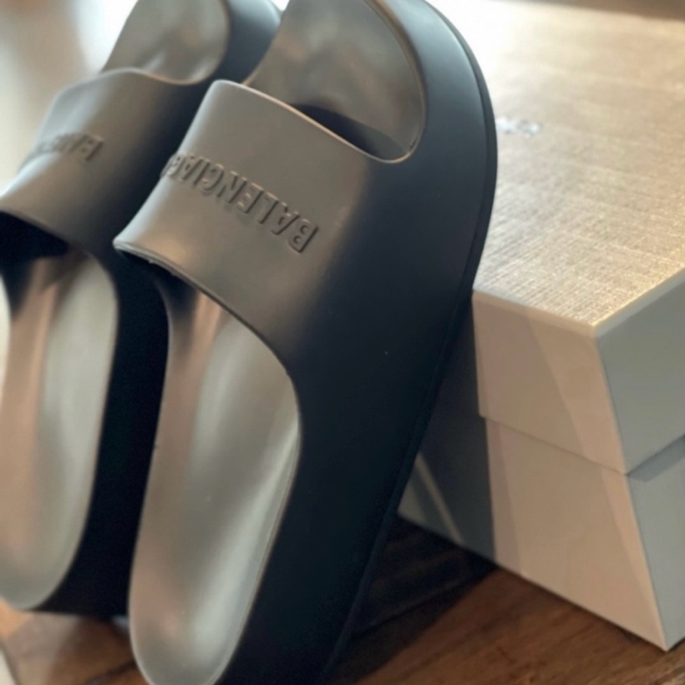 Balenciaga  slide sandals